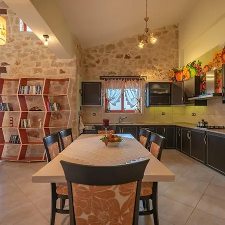 Nisaki 빌라 아기오스니콜라우스